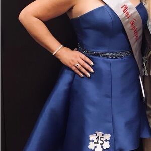 Short formal dress
